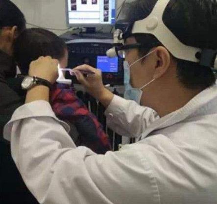 小孩身上皮肤像鸡皮疙瘩一样怎么回事啊