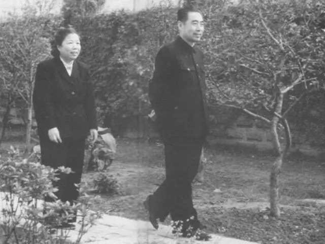 周总理临终前，亲自点名要赵炜前来，这一次是为了他心爱的小超