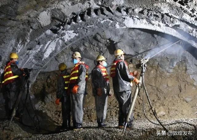敦煌废弃金属破碎机改造