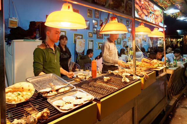 面对哀鸿遍野的餐饮市场，推荐六种最稳健的餐饮赚钱模式？