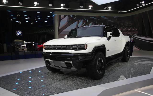 第四届进博会首日，2.1汽车馆越来越有科技范了