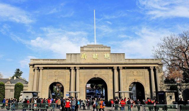 蒋介石重兵围攻，粟裕看破敌人致命弱点反其道强敌开刀，大获全胜