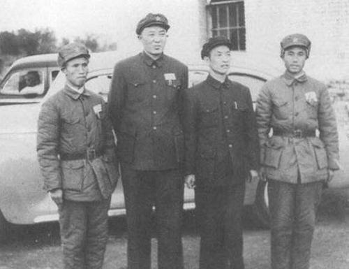 1942年，彭德怀的警卫员举枪自尽，杨奇清发现蹊跷，牵出一桩大案
