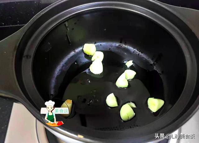 家常炖鸡肉的简单方法 家常炖鸡肉的简单方法（家常炖鸡肉的简单方法视频） 美食