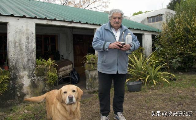 乌拉圭最穷的总统何塞（世界最穷总统：住农村开破车，头像被印在避孕套上，资产1800美元）