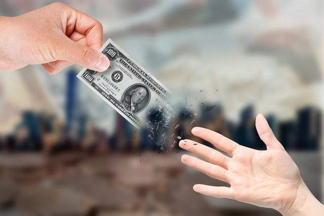 巴菲特股票跌800亿美元（巴菲特股票跌800亿美元视频）