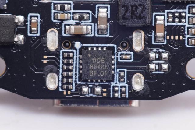 采用高通QCC3040蓝牙主控，omthing首款降噪耳机AirFree2拆解报告