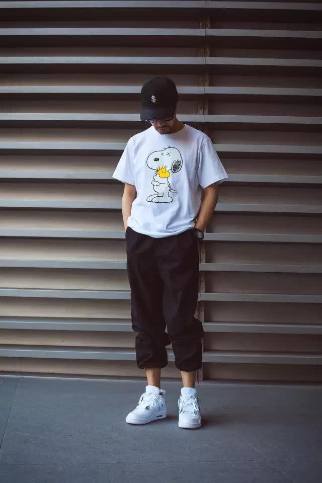 就连"苏大强"也穿aj拍起了杂志,只不过这aj配西裤 豹纹外套的造型