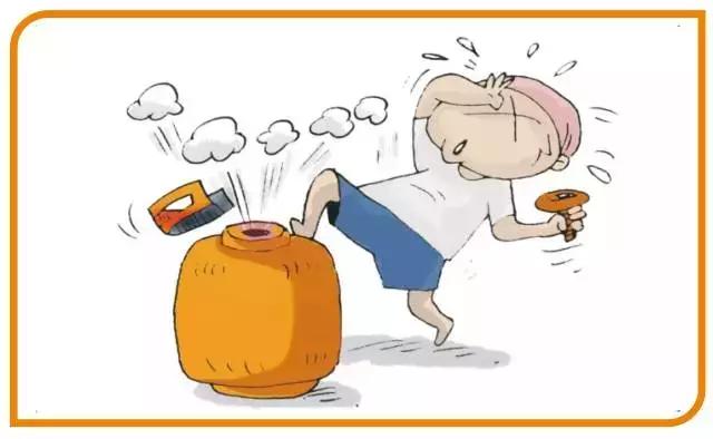 新煤气罐第一次使用用放气吗(新煤气罐第一次使用好大的煤气味)