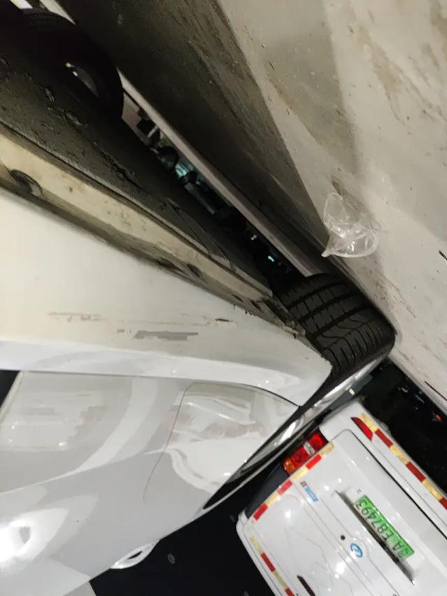 27萬多拿下保時捷Panamera，圓你一個跑車夢？ - 