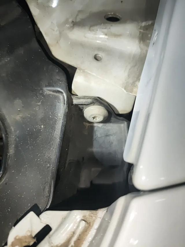 27萬多拿下保時捷Panamera，圓你一個跑車夢？ - 