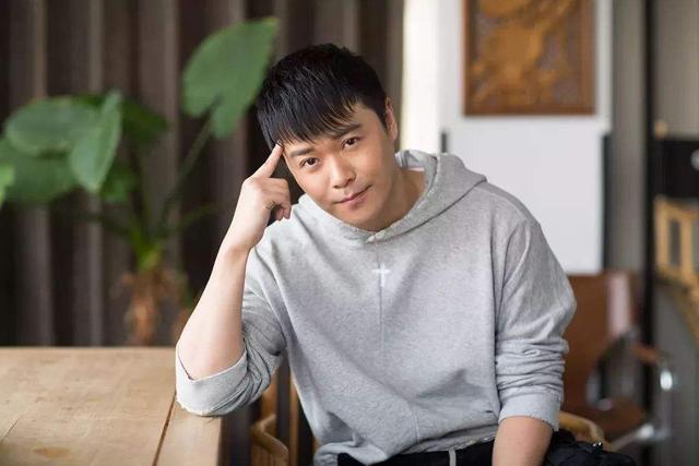 “受追捧”的中年男人：汪小菲、黄晓明有原因，王岳伦让人很意外