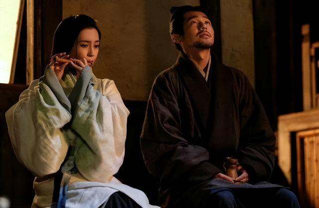 就这剧情，还好意思嘲讽观众，谁给的勇气？
