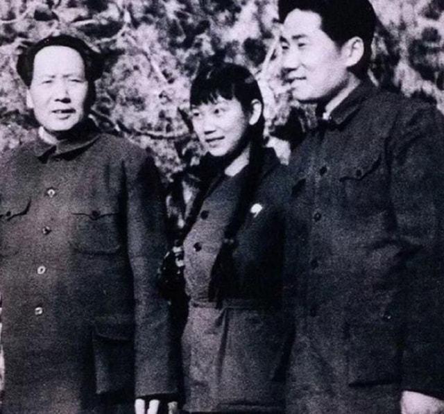 49年毛岸英大婚，毛主席看过宴请名单：你岳母请一半，我请另一半