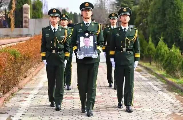 假如我盖着国旗回来…，这或许是我作为军人最好的归宿