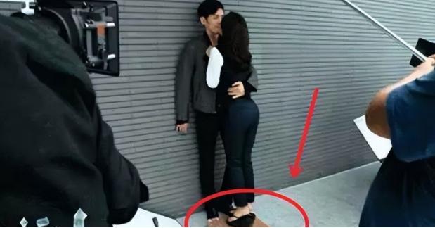 不可思议的爱情公主抱吻戏（爱情剧里唯美的吻戏）(2)