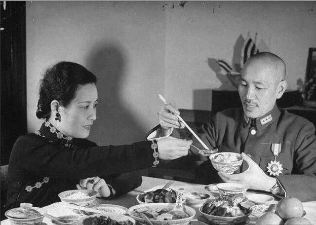 蒋介石生前留下9份遗嘱，为何宋美龄看到第9份遗嘱后，愤而离开？