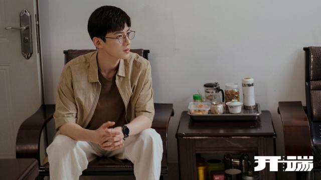 白敬亭主演陆剧评分榜，白敬亭在夏至未至戴什么眼镜