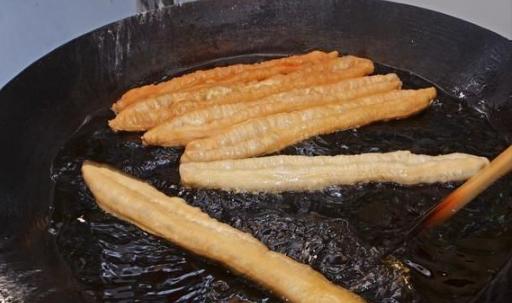 冬季脑梗塞高发，该如何预防？医生：这3种食物要少吃