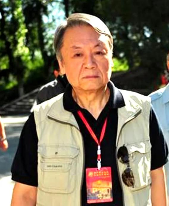 1950年毛主席身边有4个子女？李敏大笑：因为江青妈妈老想挤进来