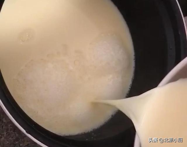 自制豆腐脑，1把黄豆能做3大碗，步骤详细简单，细腻嫩滑味道鲜