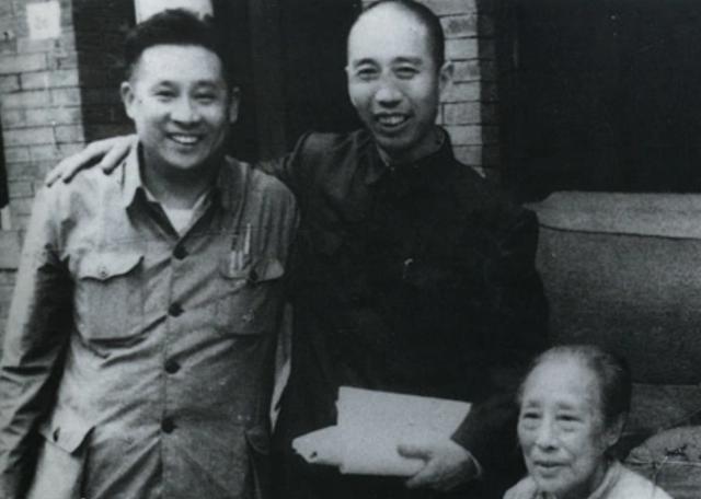 1972年，何香凝临终恳求不火化遗体，周恩来含泪答应：不烧，不烧