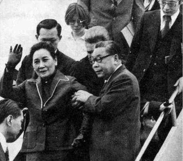 在得知蒋经国离世后，沉默许久的宋美龄落寞又悲伤地说了句话