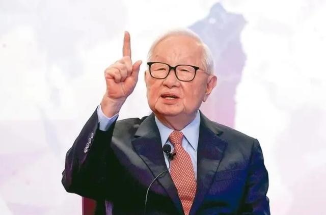 华为摊牌了，不会自建芯片工厂，被张忠谋说对了？