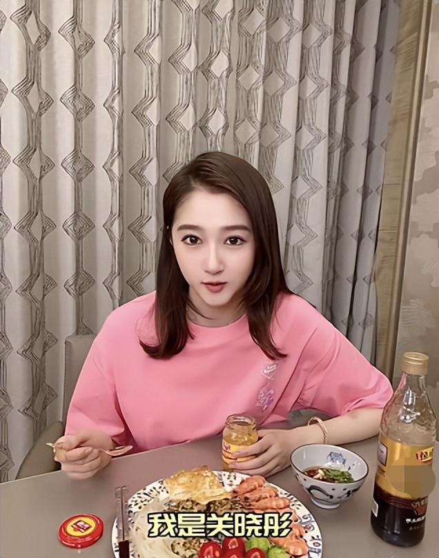 关晓彤的照片可爱美丽(关晓彤的照片可爱美丽霸气)