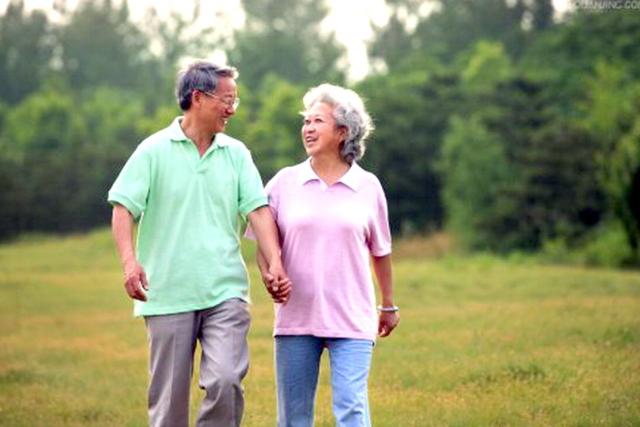 冬季养生，这几点中老年人多注意，或能助你在健康路上少走弯路