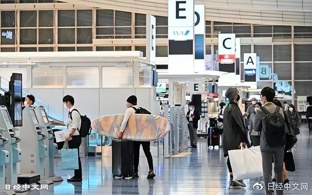 日本五一休10天！黄金周首日人山人海，机场车站人挤人