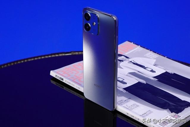 荣耀Play6T Pro：千元高颜值，畅快大玩家
