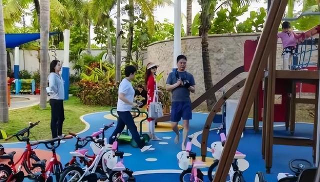 刘强东也退了，互联网大佬时代落幕