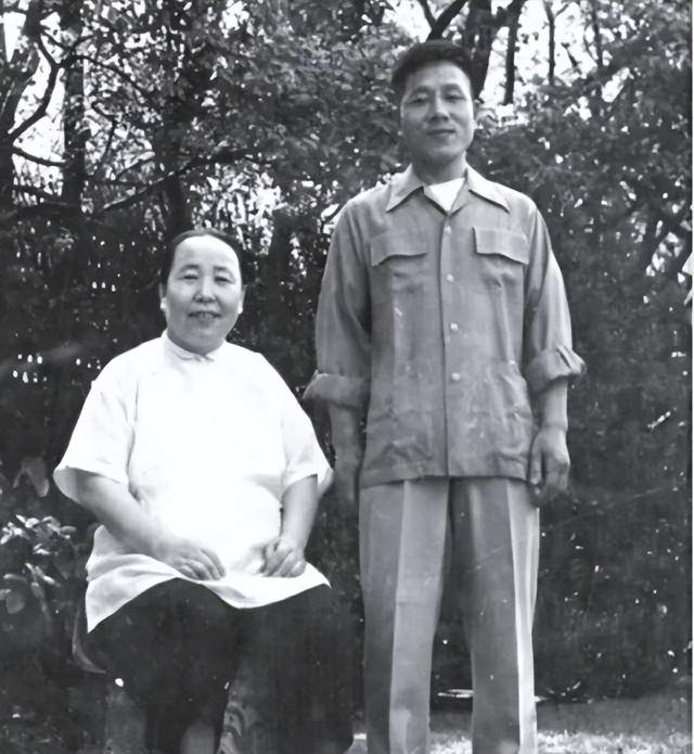 1981年宋庆龄临终前，向好友叮嘱后事：我死后将长眠于李燕娥旁边