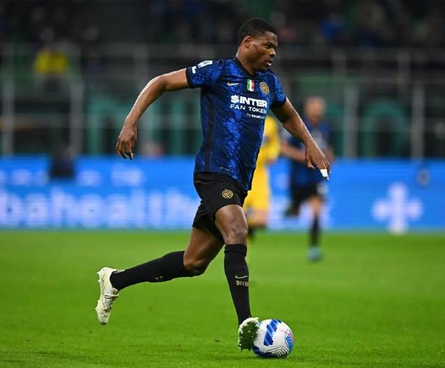 国际米兰1-1艰难战平佛罗伦萨近7轮仅1胜，主动权已不在自己手中