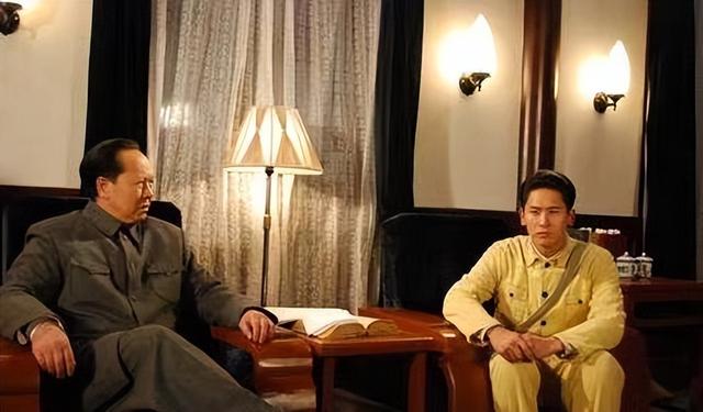 蒋介石得知岸英牺牲后，避开宋美龄，深夜与蒋经国一番谈话