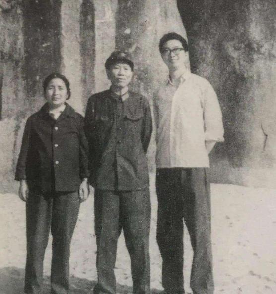 1952年彭德怀回国，邓华请求粟裕接替总指挥，毛主席为何拒绝？