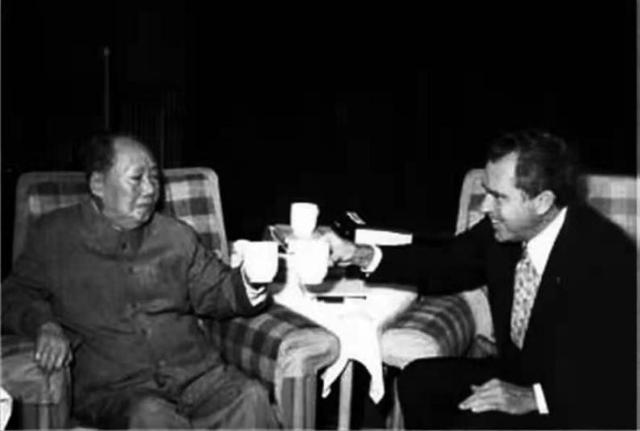 尼克松访华问主席：您有什么特长，听到答案，尼克松向他鞠了一躬