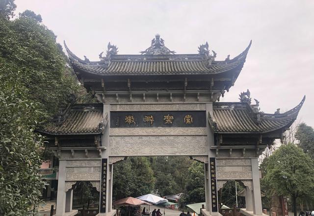 一不小心又成了夜遊~周末街子古鎮康道徒步到光嚴禅院~腳都走麻了