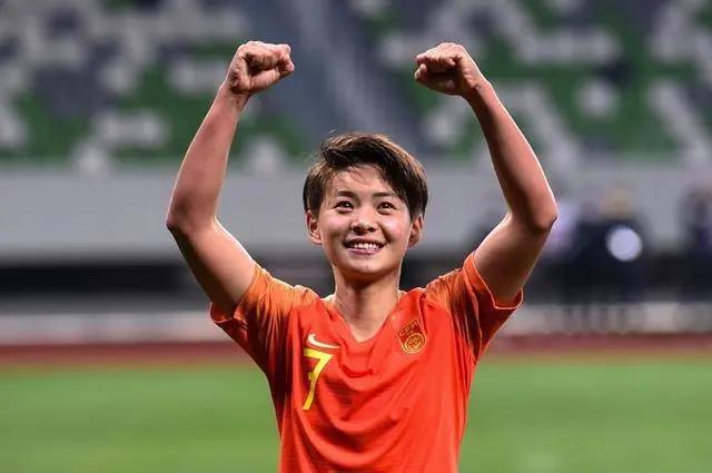 5个金球奖男足获得4个，女足主帅水庆霞仅获安慰奖，网友：荒唐