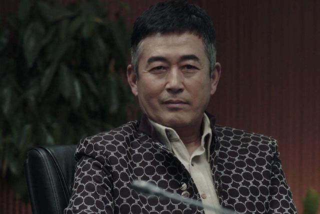 谍战剧《潜伏者》官宣海报，男女主角“眼神”太有戏，王志飞抢眼