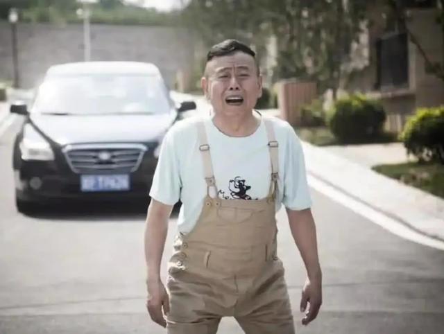 被点名批评的65岁潘长江，是时候该收手了