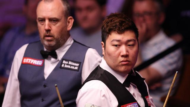 创造历史！颜丙涛昂首离开，7冠王力挺：比赵心童更快拿世界冠军