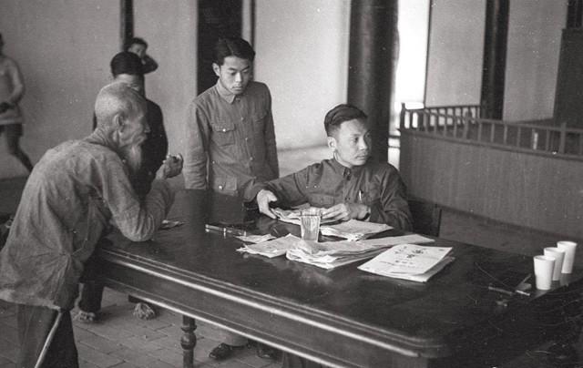 蒋介石长孙瘫痪在床19年，智力退化至五岁，蒋经国：爸爸对不起你