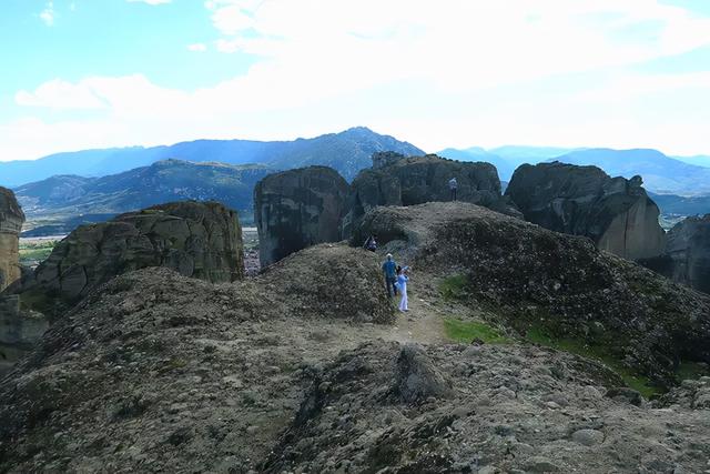 希臘深度遊：卡蘭巴卡、接近天堂的秘境 天空之城（Meteora）
