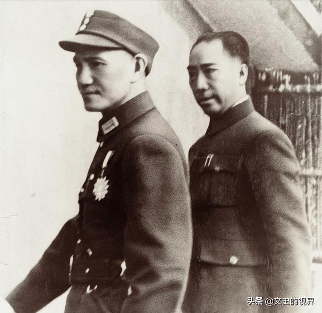 毛主席周总理的贴身警卫，重庆谈判时一个动作，吓得特务不敢上