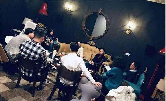 新兴行业成色情温床，大量年轻人为追求“精神高潮”，正沉迷其中
