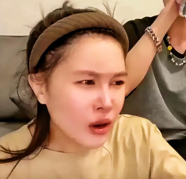 赵本山女儿“出高招”：想走的艺人赔偿违约金，留下的签30年长约