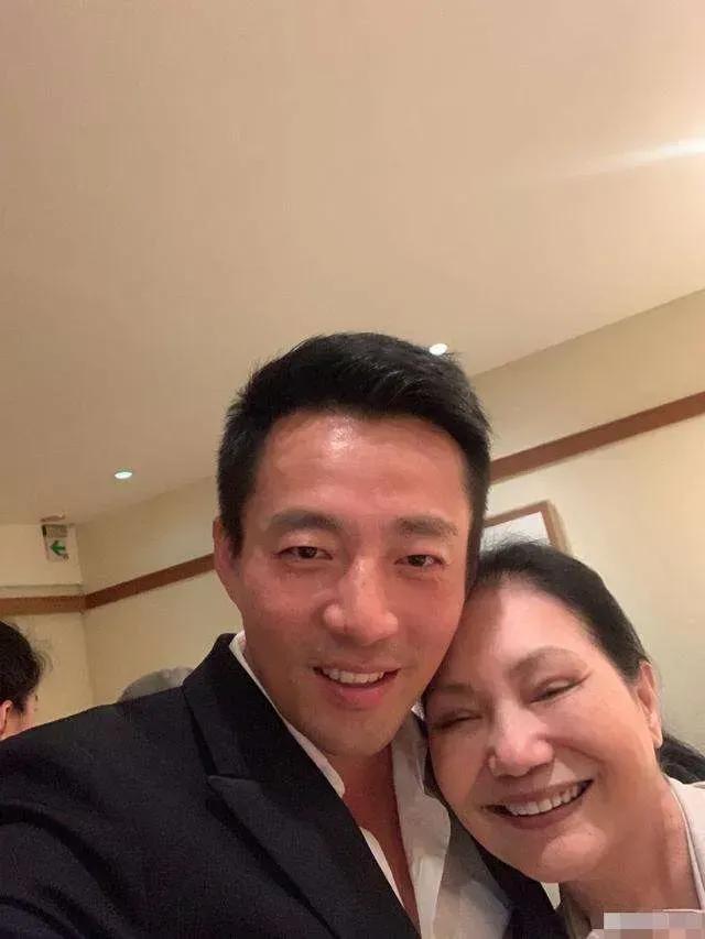 相比于大S新欢一身的腱子肉，汪小菲“暖妻”的10个细节，更实在