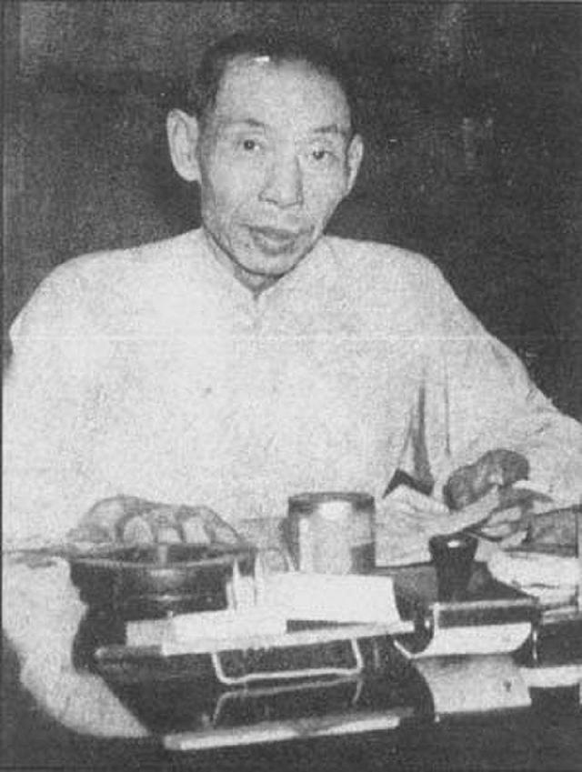 恩人儿子来投靠，杜月笙老婆故意扔钱试探：如果捡了，就打发他走